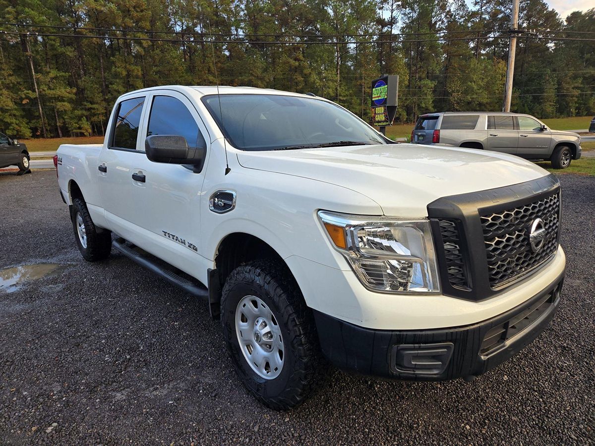 2019 Nissan Titan XD S photo 5