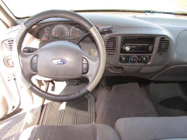 2003 Ford F-150 XLT photo 7