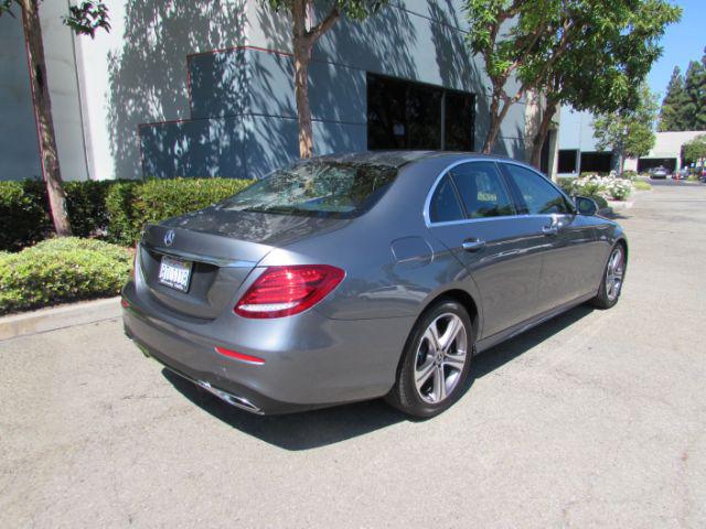 2020 Mercedes Benz E 350 photo 3