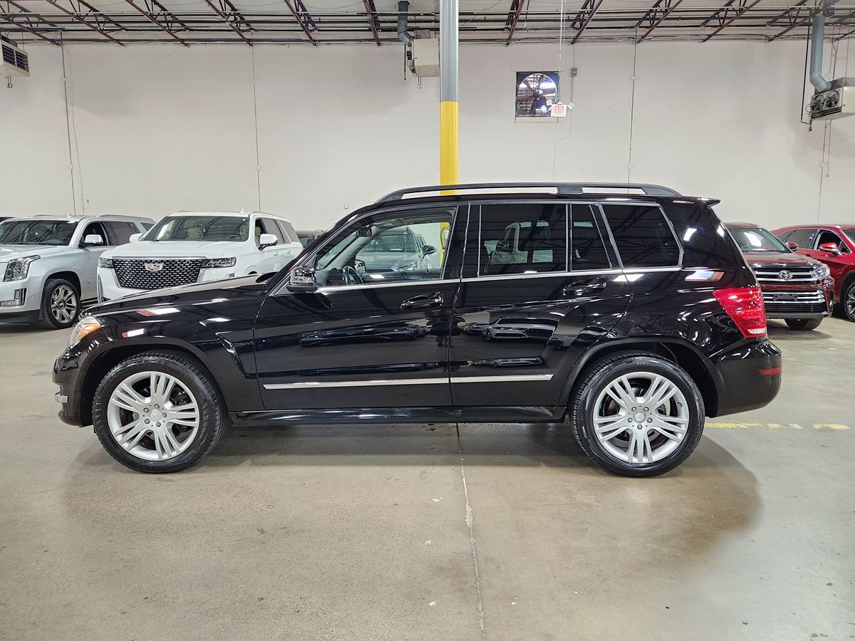 Orange mercedes hi-res stock photography and images - Alamy, image size:1200x900