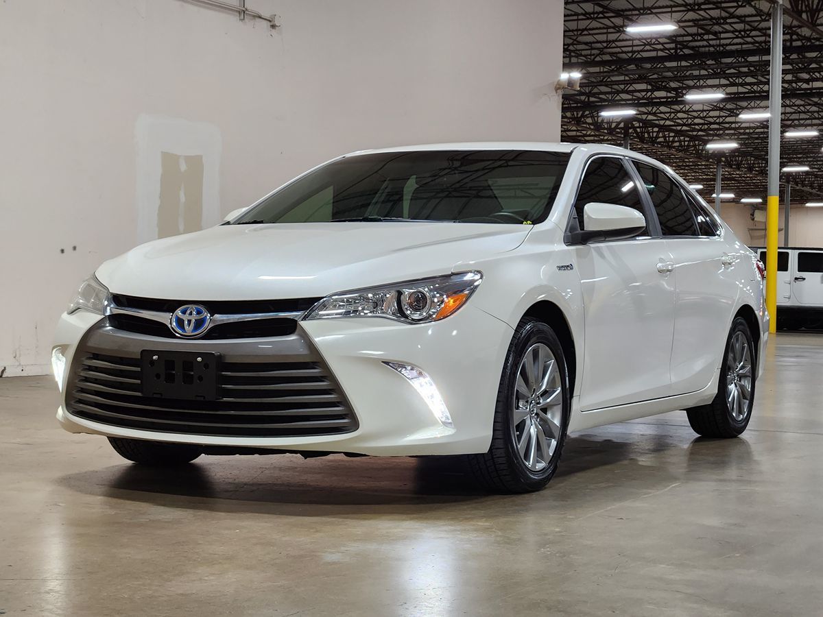 Sold 2015 Toyota Camry Hybrid XLE in Dallas