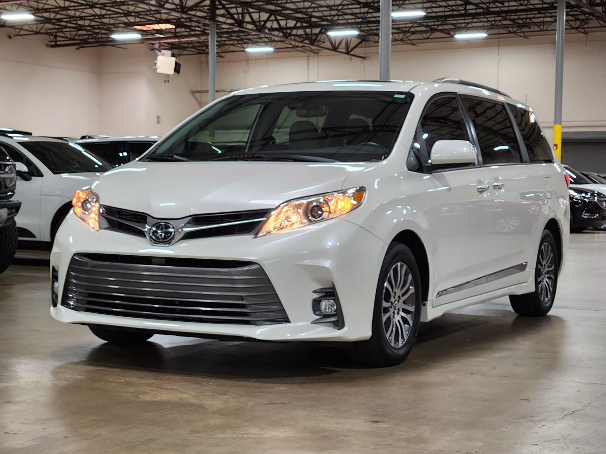 Sold 2020 Toyota Sienna XLE Premium in Dallas - Main Image
