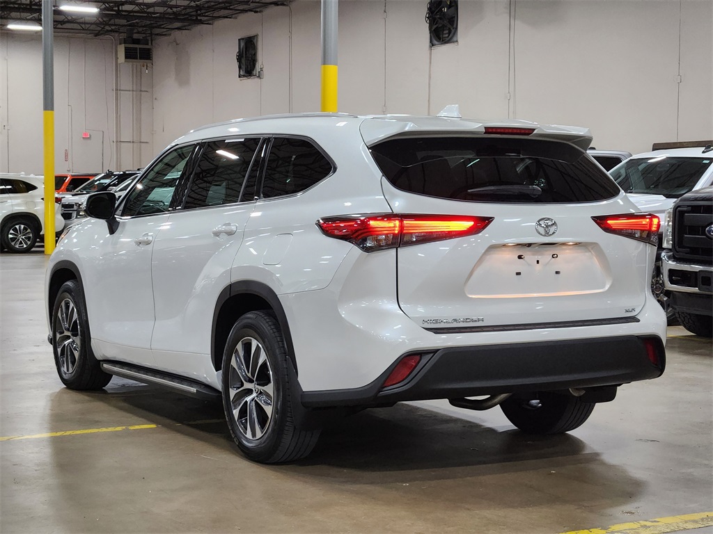 Sold 2022 Toyota Highlander XLE in Dallas