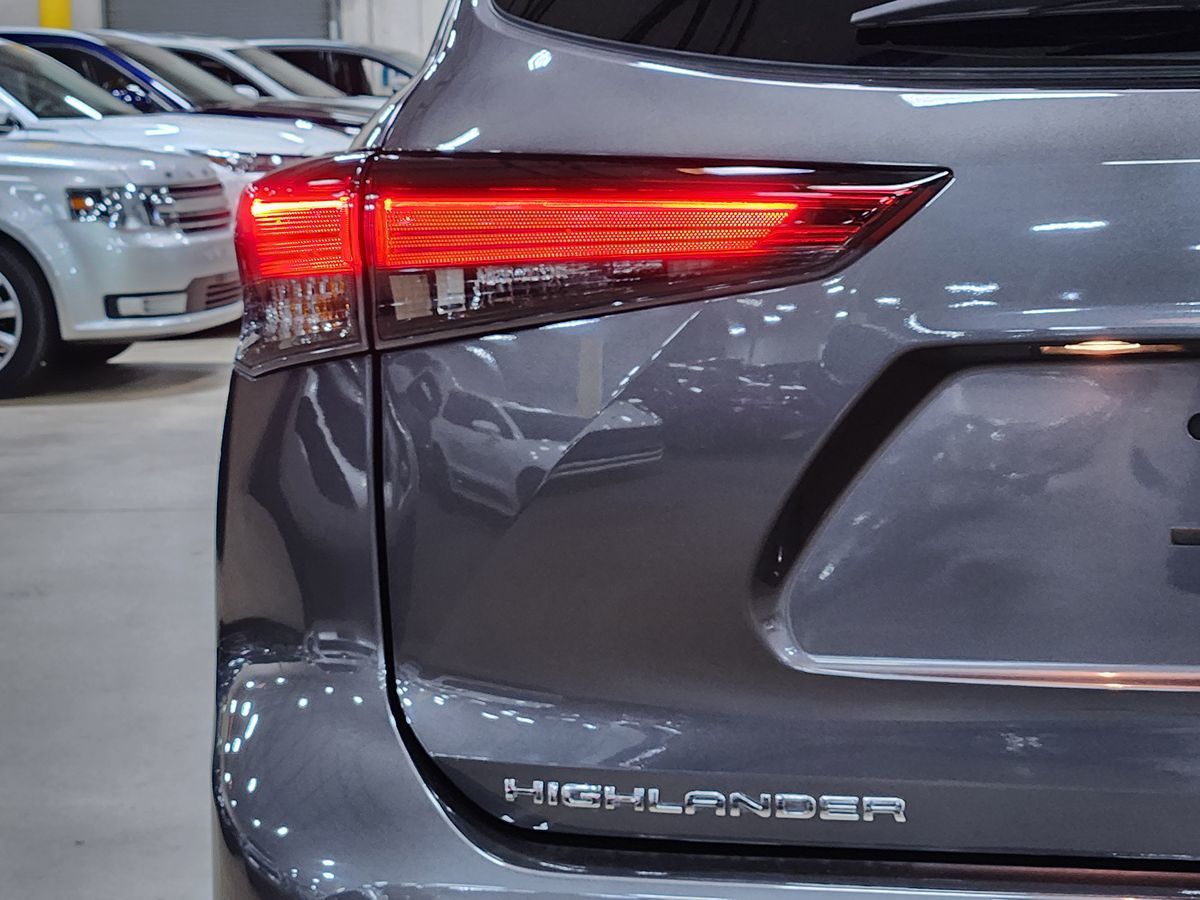 Sold 2021 Toyota Highlander XLE in Dallas