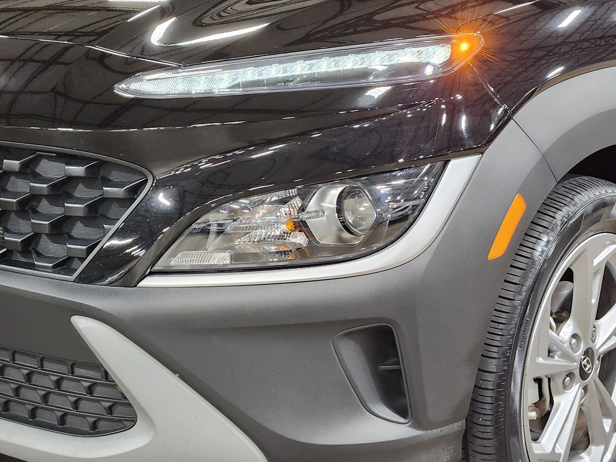 2023 Hyundai Kona SEL photo 12