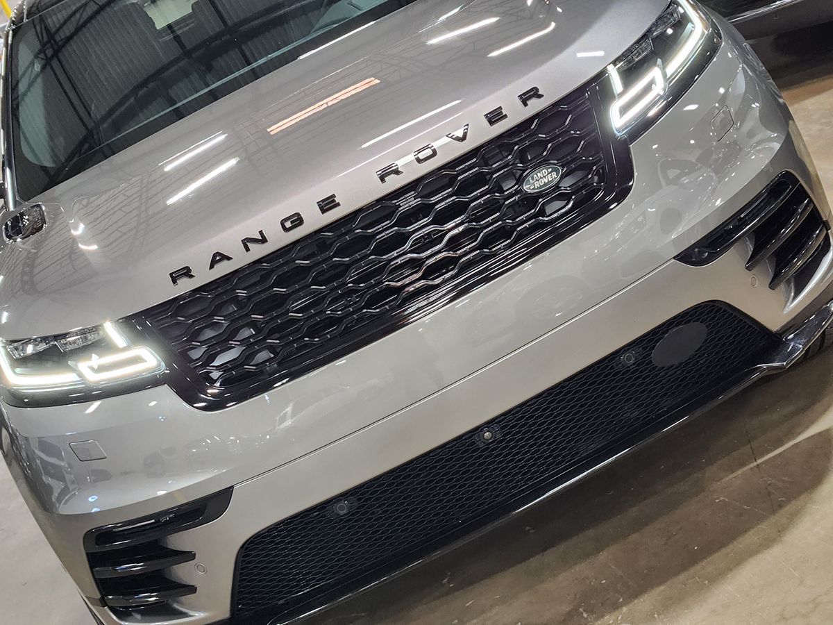 2021 Land Rover Range Rover Velar R-Dynamic S photo 15