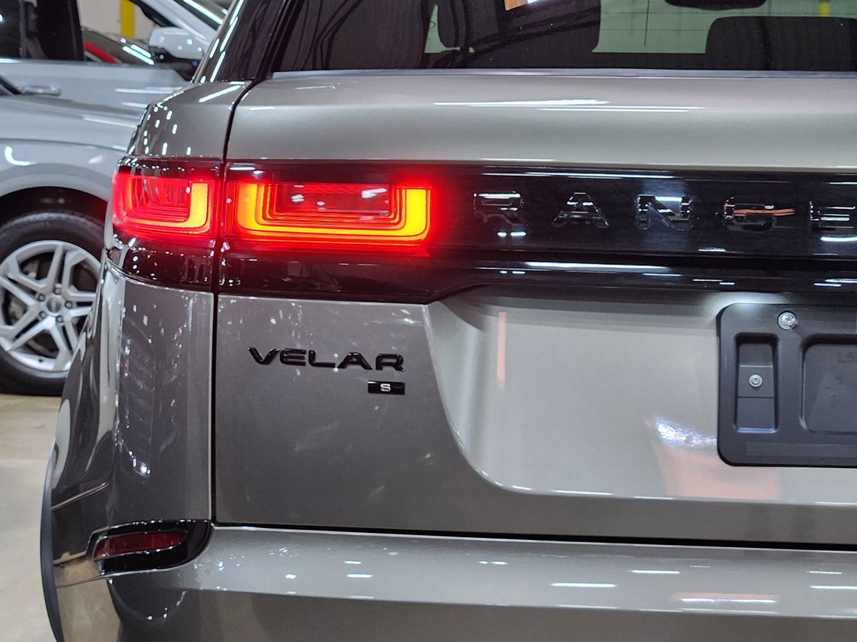 2021 Land Rover Range Rover Velar R-Dynamic S photo 16
