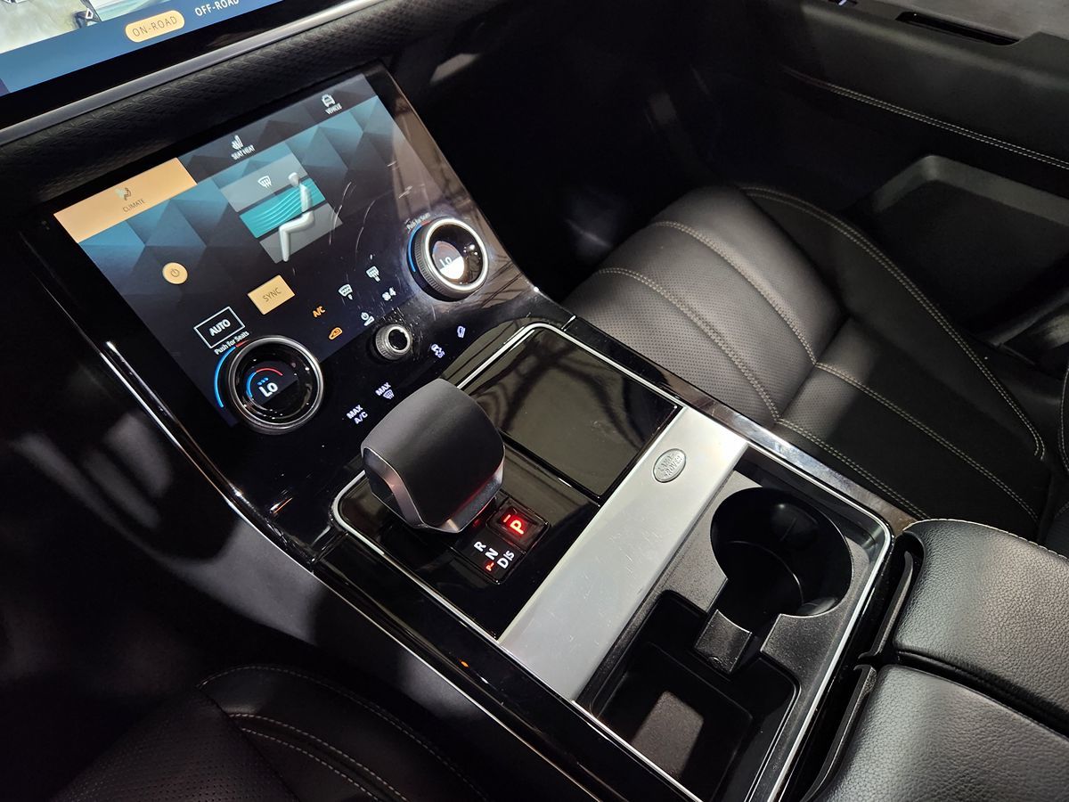 2021 Land Rover Range Rover Velar R-Dynamic S photo 27