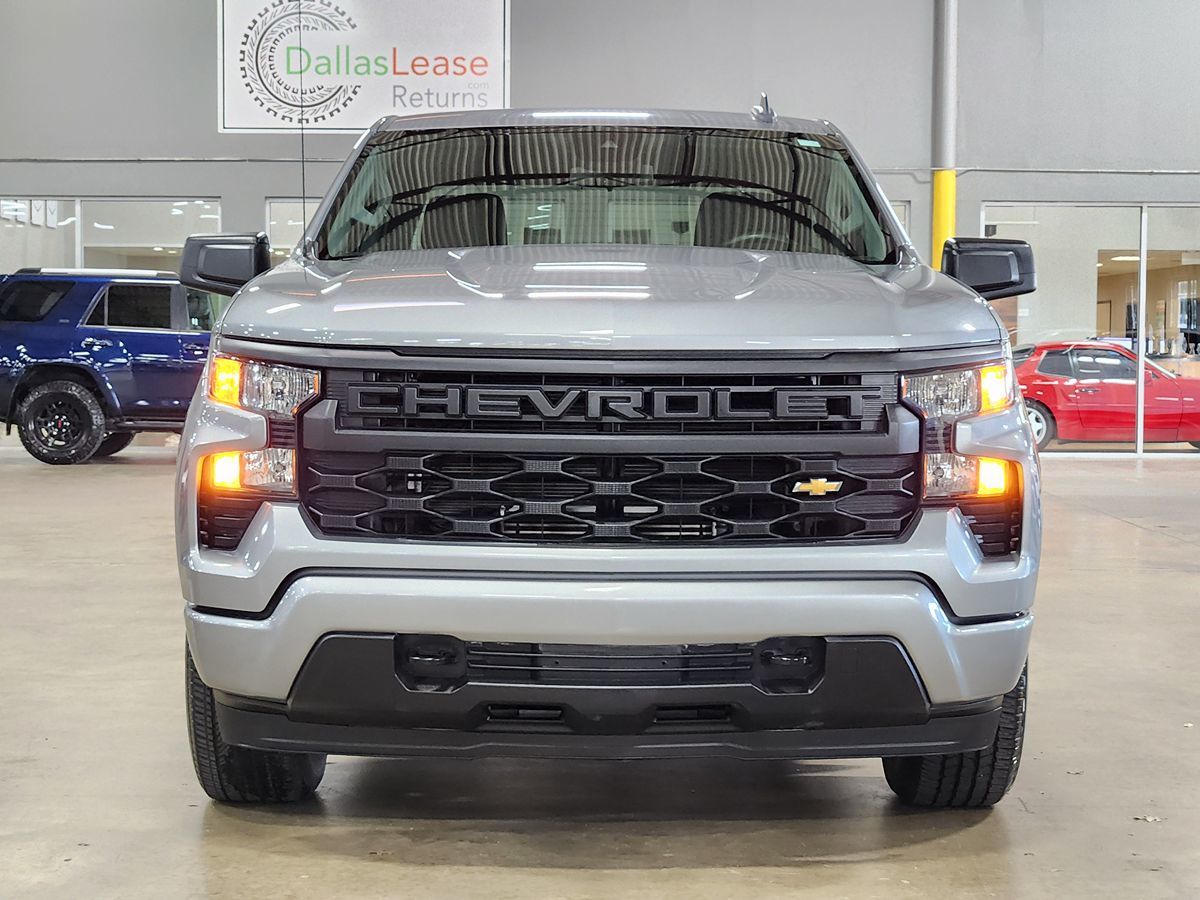 2024 Chevrolet Silverado 1500 Custom photo 2