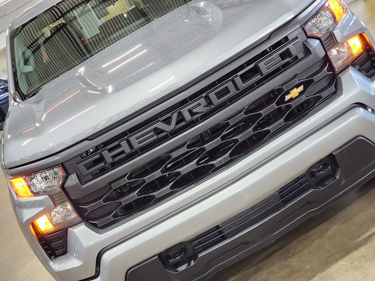 2024 Chevrolet Silverado 1500 Custom photo 15