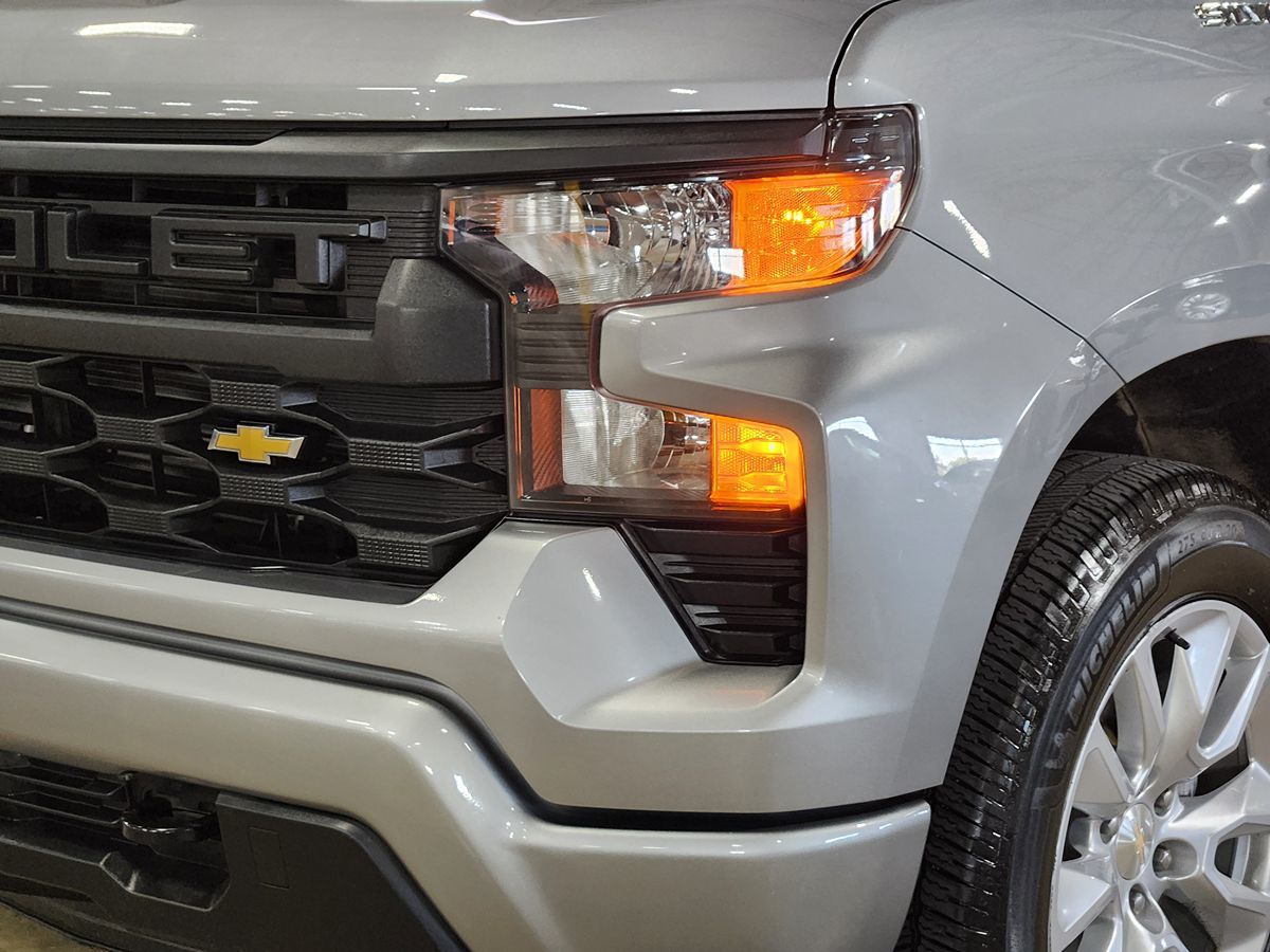 2024 Chevrolet Silverado 1500 Custom photo 12