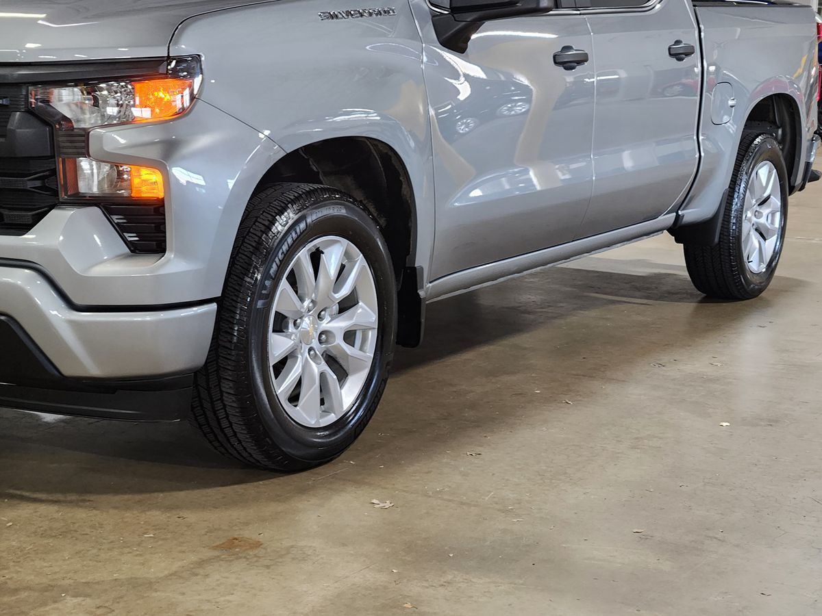 2024 Chevrolet Silverado 1500 Custom photo 14