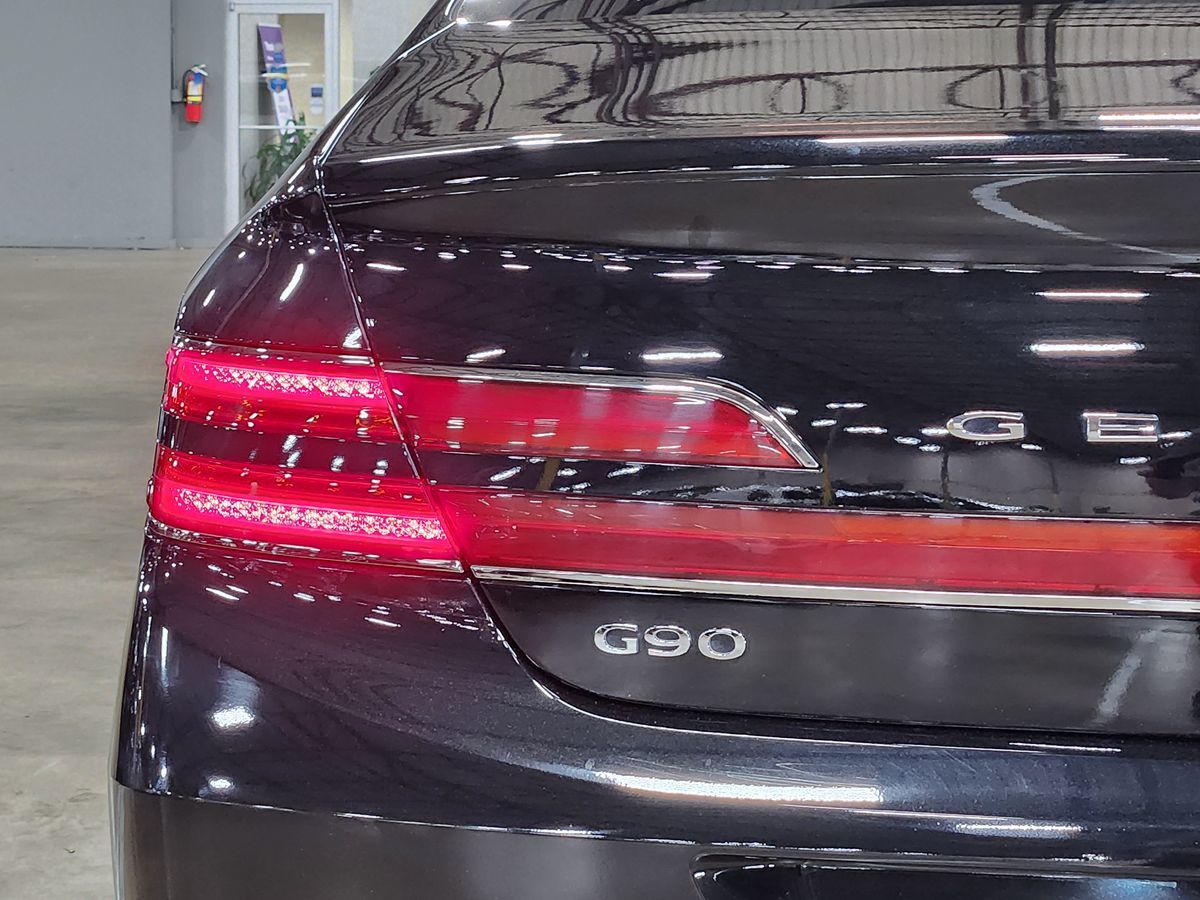 2021 Genesis G90 3.3T Premium photo 14