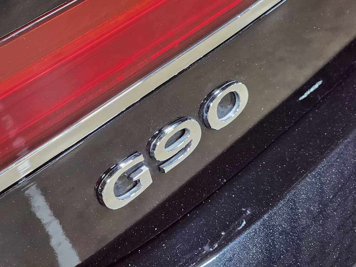 2021 Genesis G90 3.3T Premium photo 18