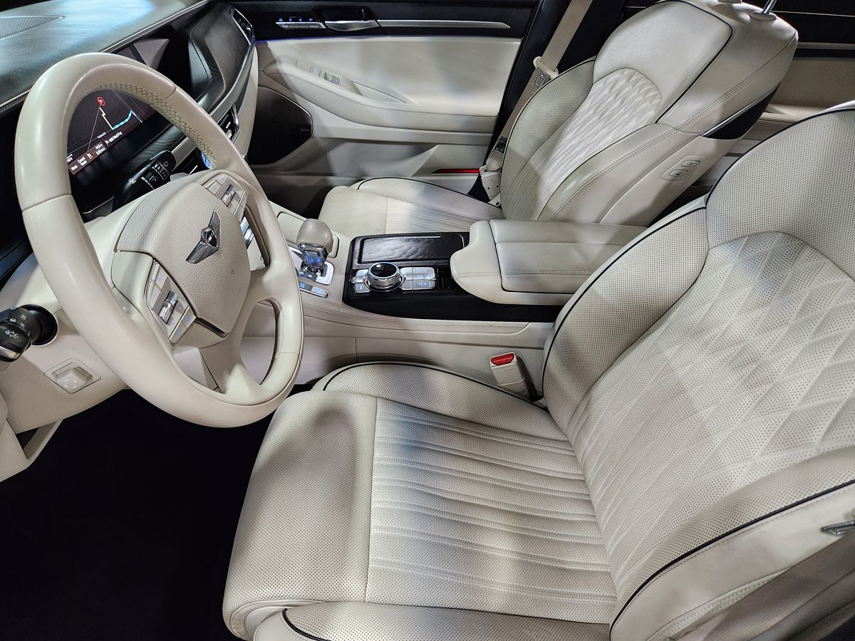 2021 Genesis G90 3.3T Premium photo 20