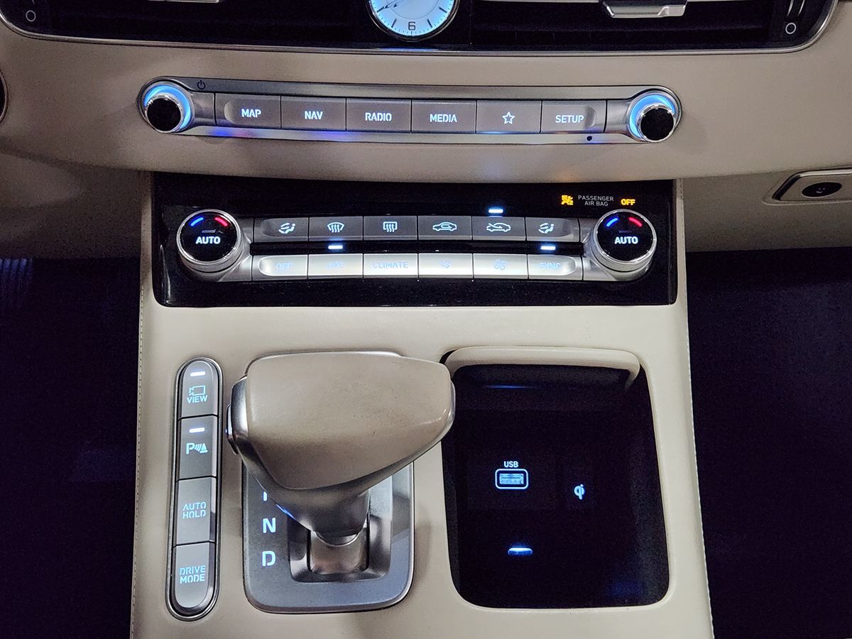 2021 Genesis G90 3.3T Premium photo 26