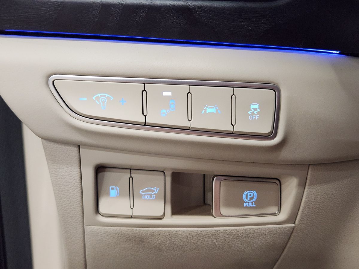 2021 Genesis G90 3.3T Premium photo 28