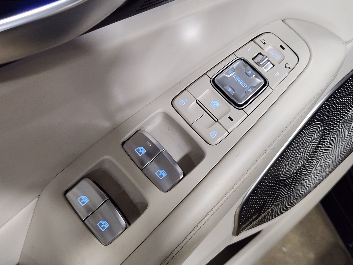2021 Genesis G90 3.3T Premium photo 30