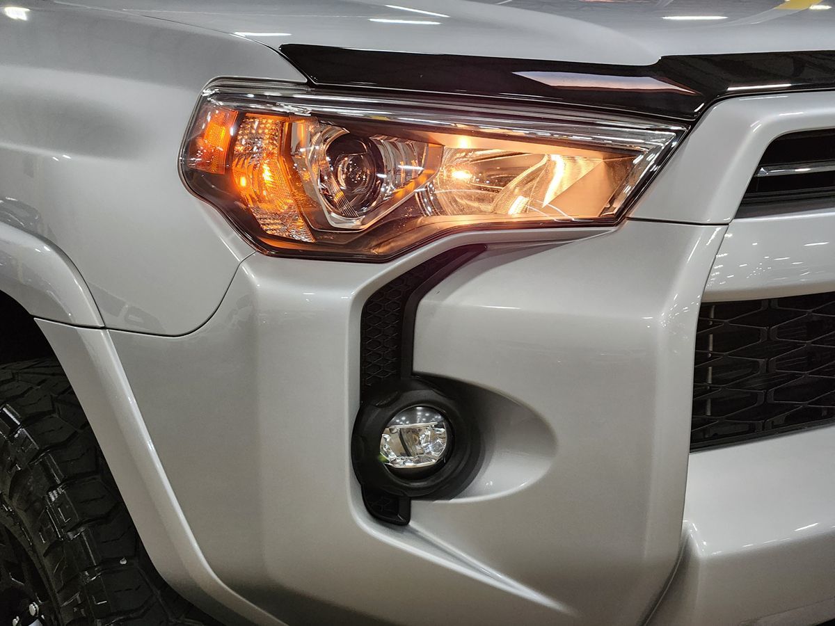 2022 Toyota 4Runner SR5 Premium photo 9
