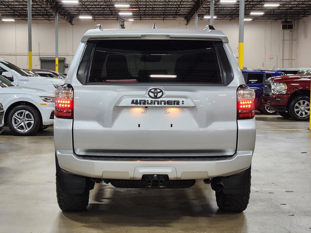 2022 Toyota 4Runner SR5 Premium photo 6