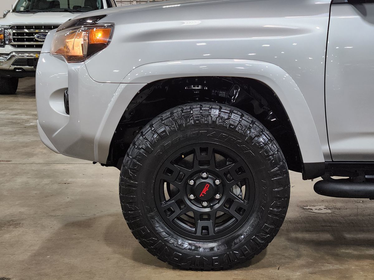 2022 Toyota 4Runner SR5 Premium photo 2