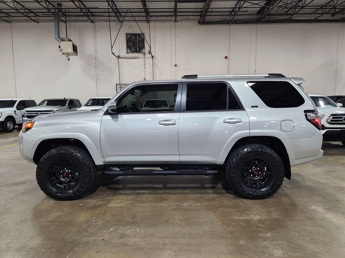 2022 Toyota 4Runner SR5 Premium photo 3