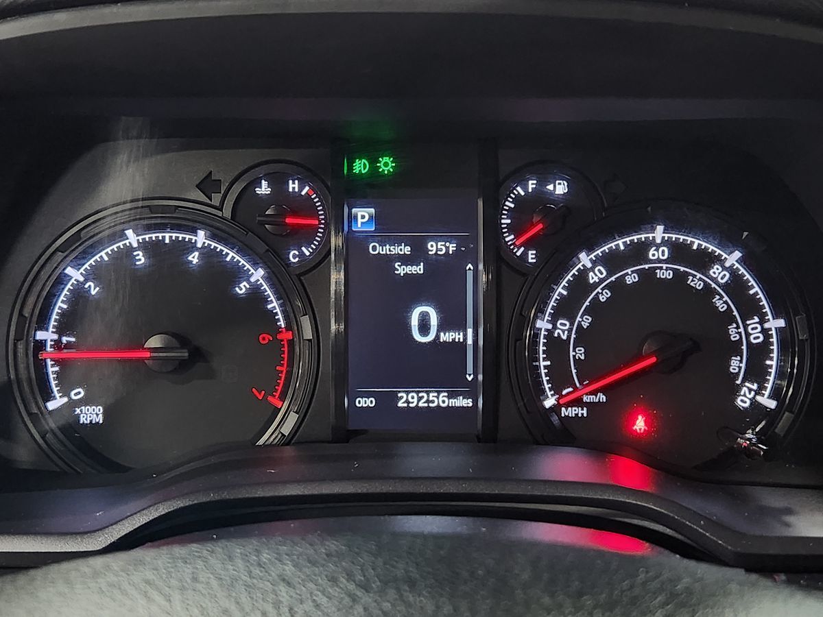 2022 Toyota 4Runner SR5 Premium photo 24