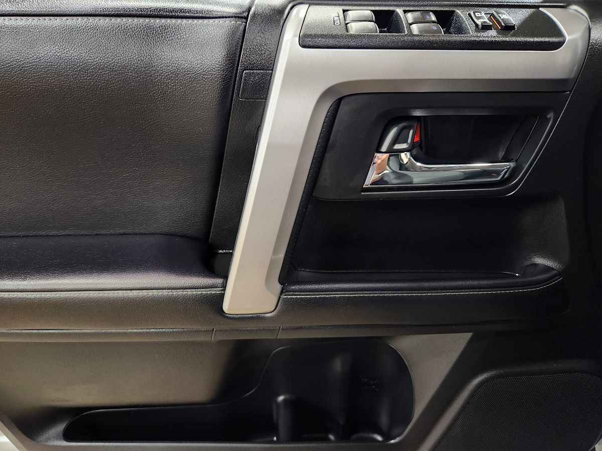 2022 Toyota 4Runner SR5 Premium photo 32