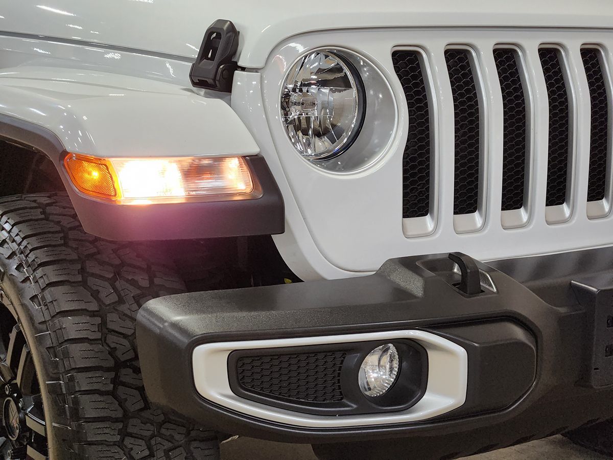 2023 Jeep Wrangler Sahara photo 11
