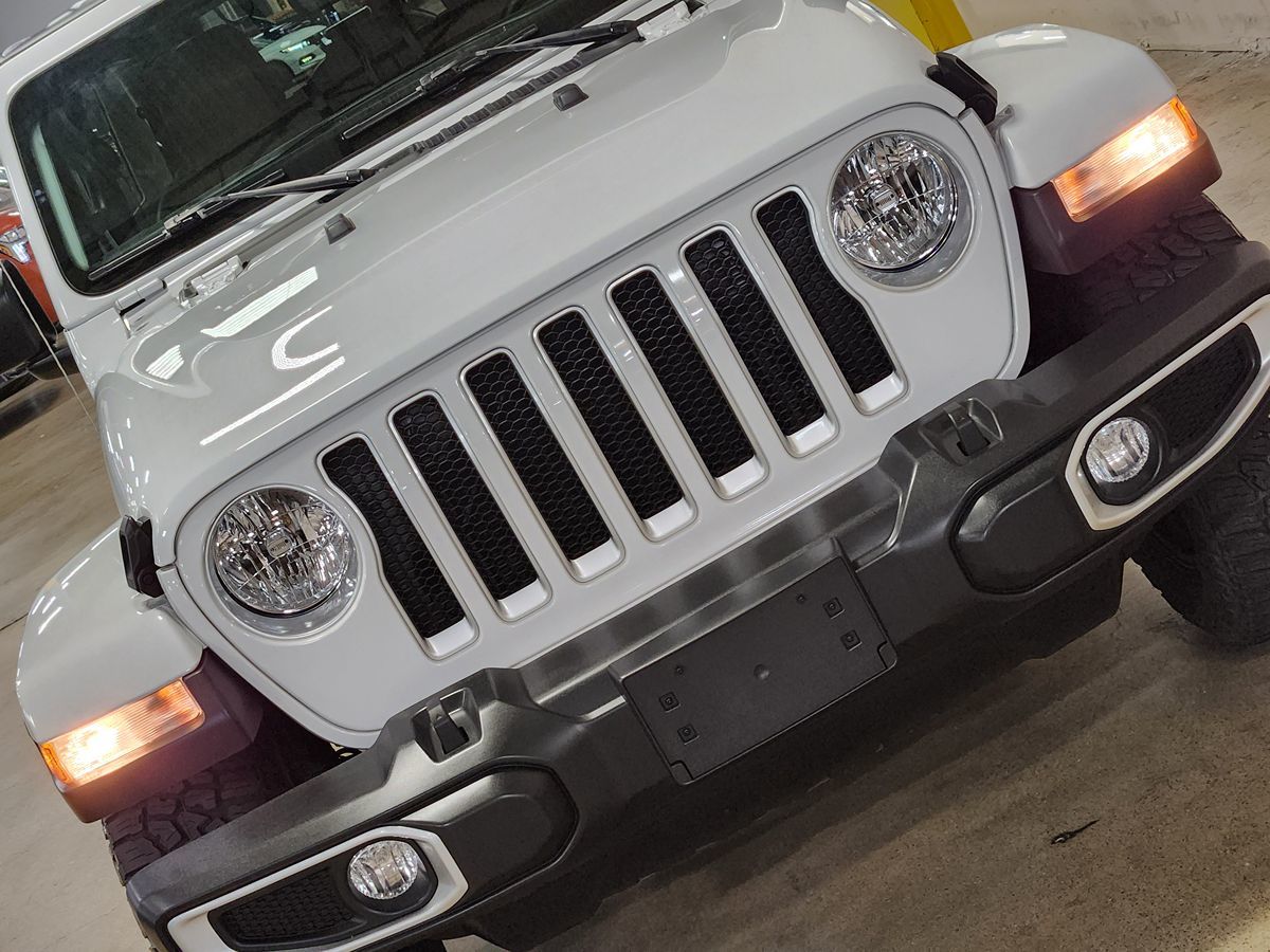 2023 Jeep Wrangler Sahara photo 15