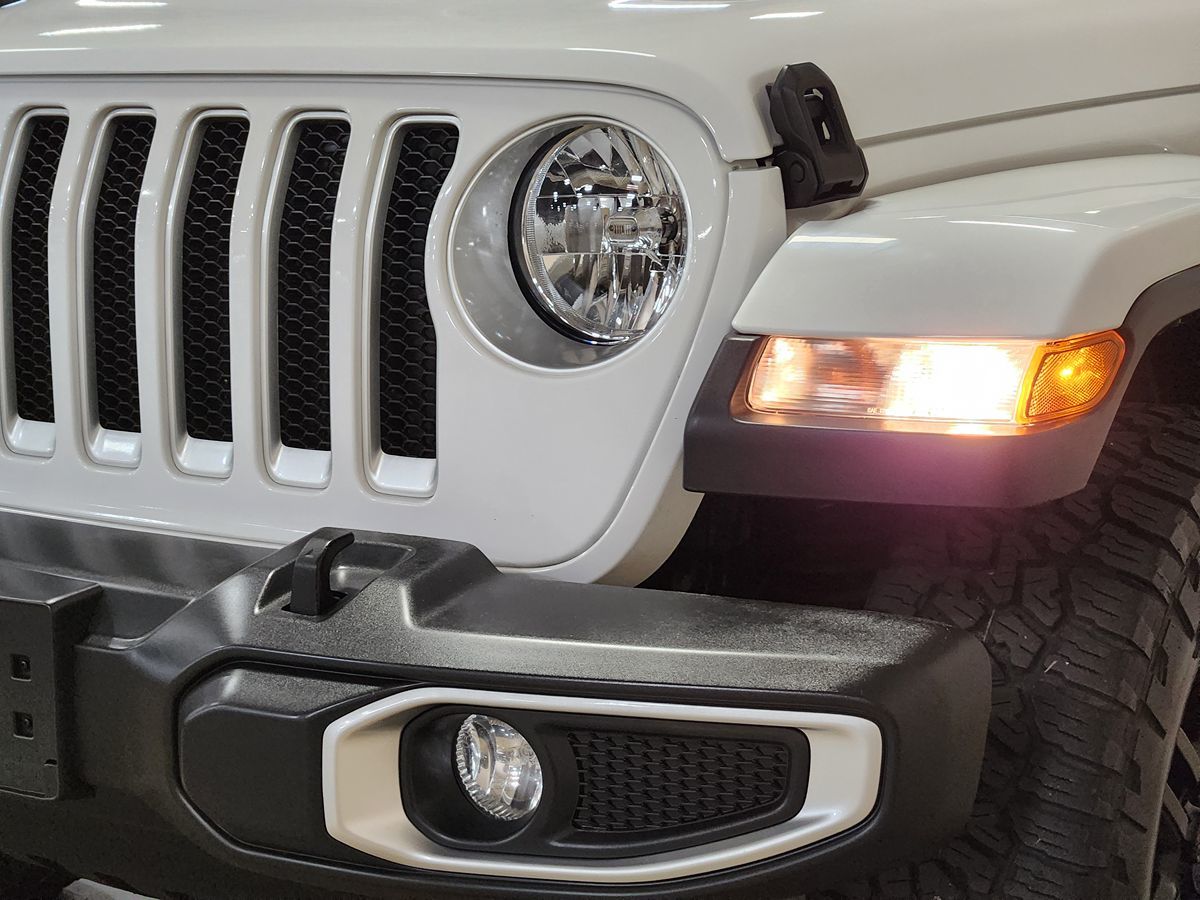 2023 Jeep Wrangler Sahara photo 12