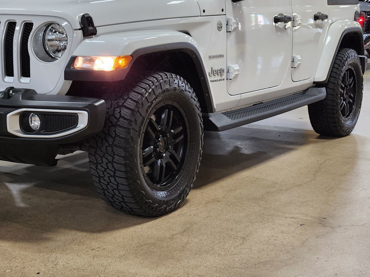 2023 Jeep Wrangler Sahara photo 14