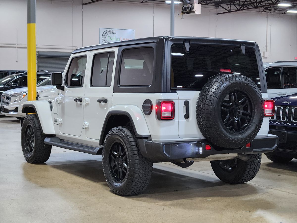 2023 Jeep Wrangler Sahara photo 9