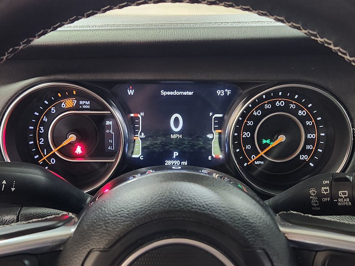2023 Jeep Wrangler Sahara photo 24