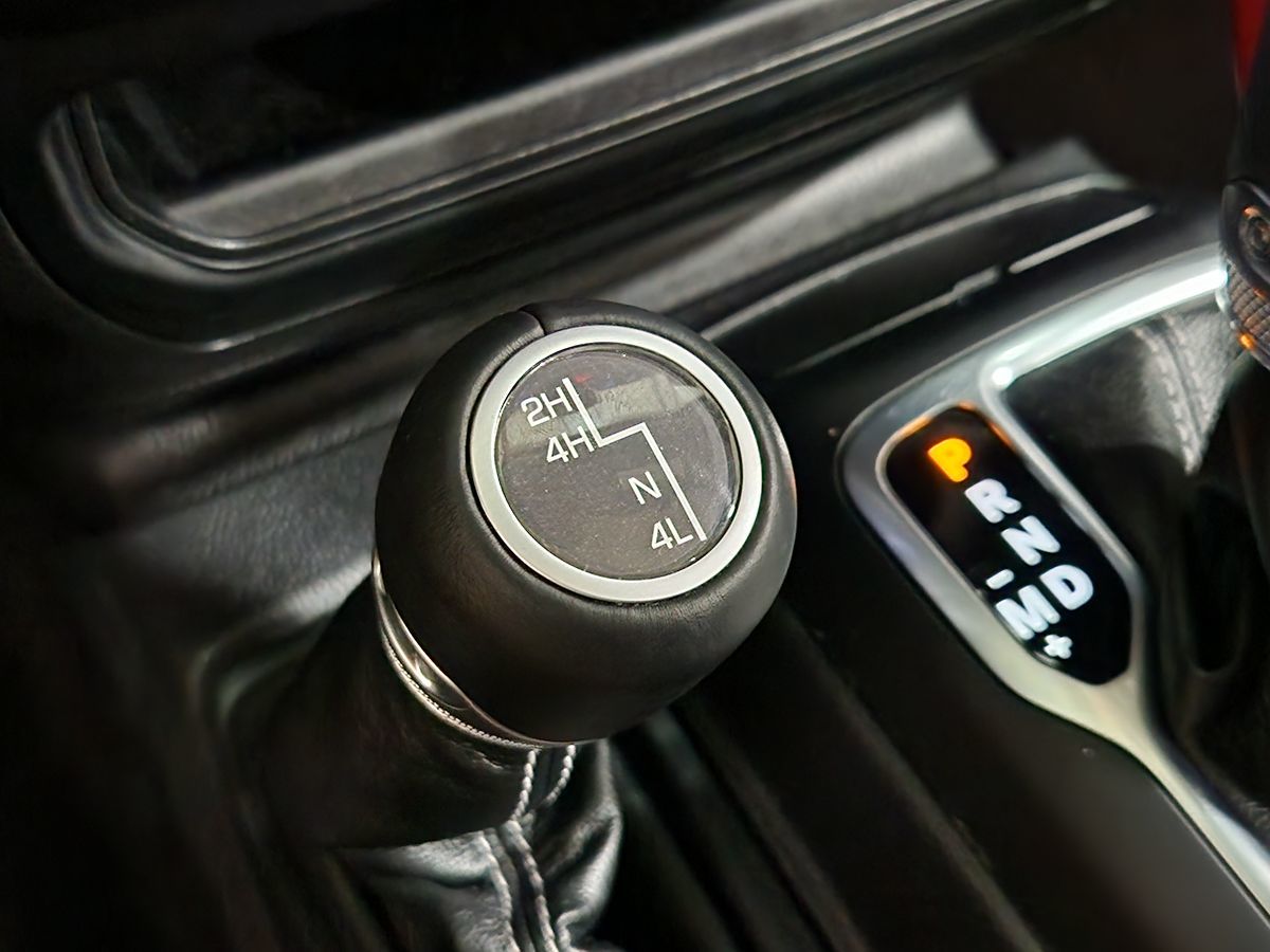 2023 Jeep Wrangler Sahara photo 29