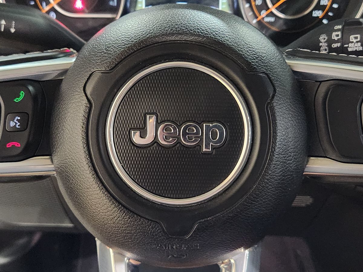 2023 Jeep Wrangler Sahara photo 37