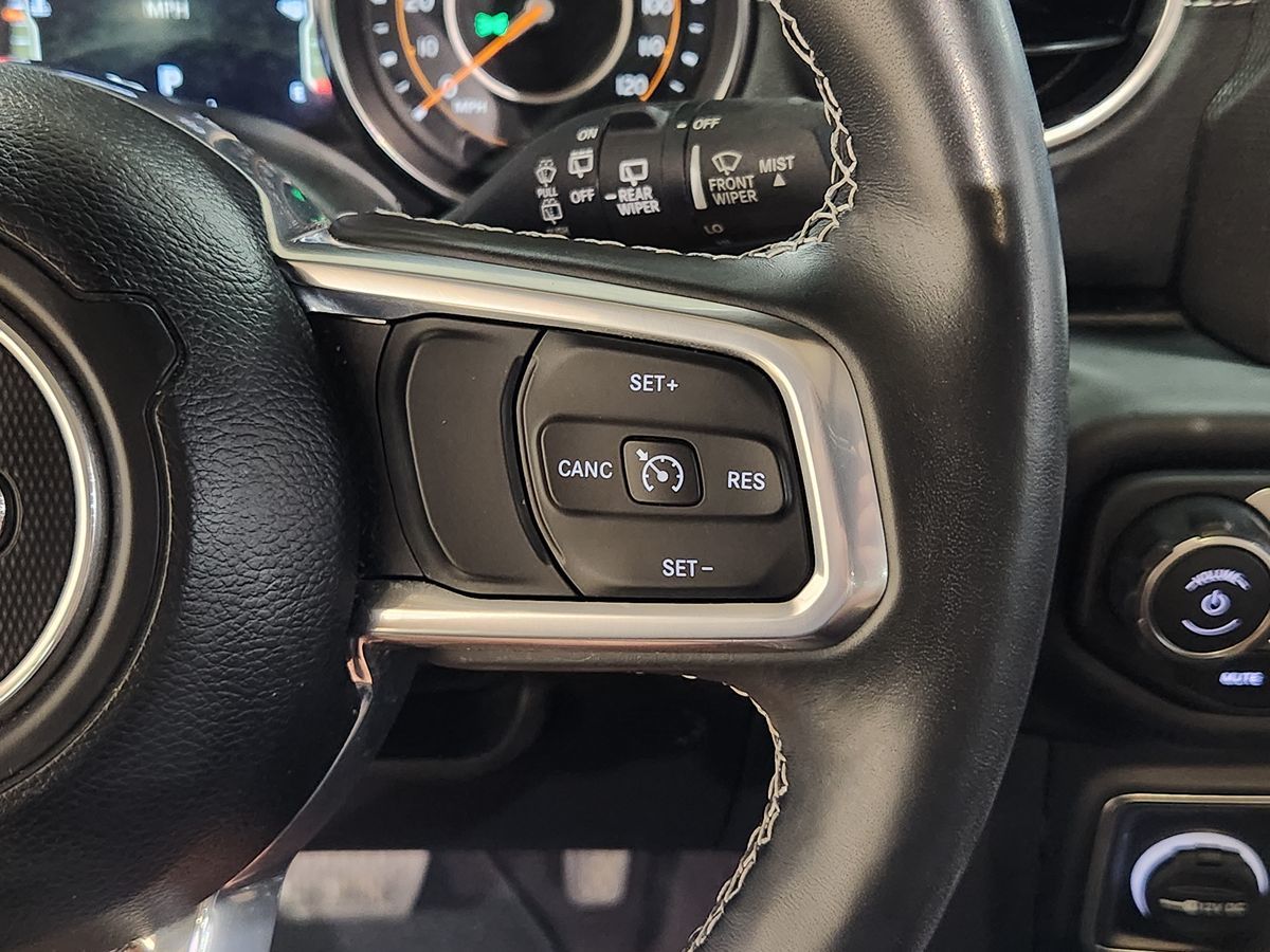 2023 Jeep Wrangler Sahara photo 38