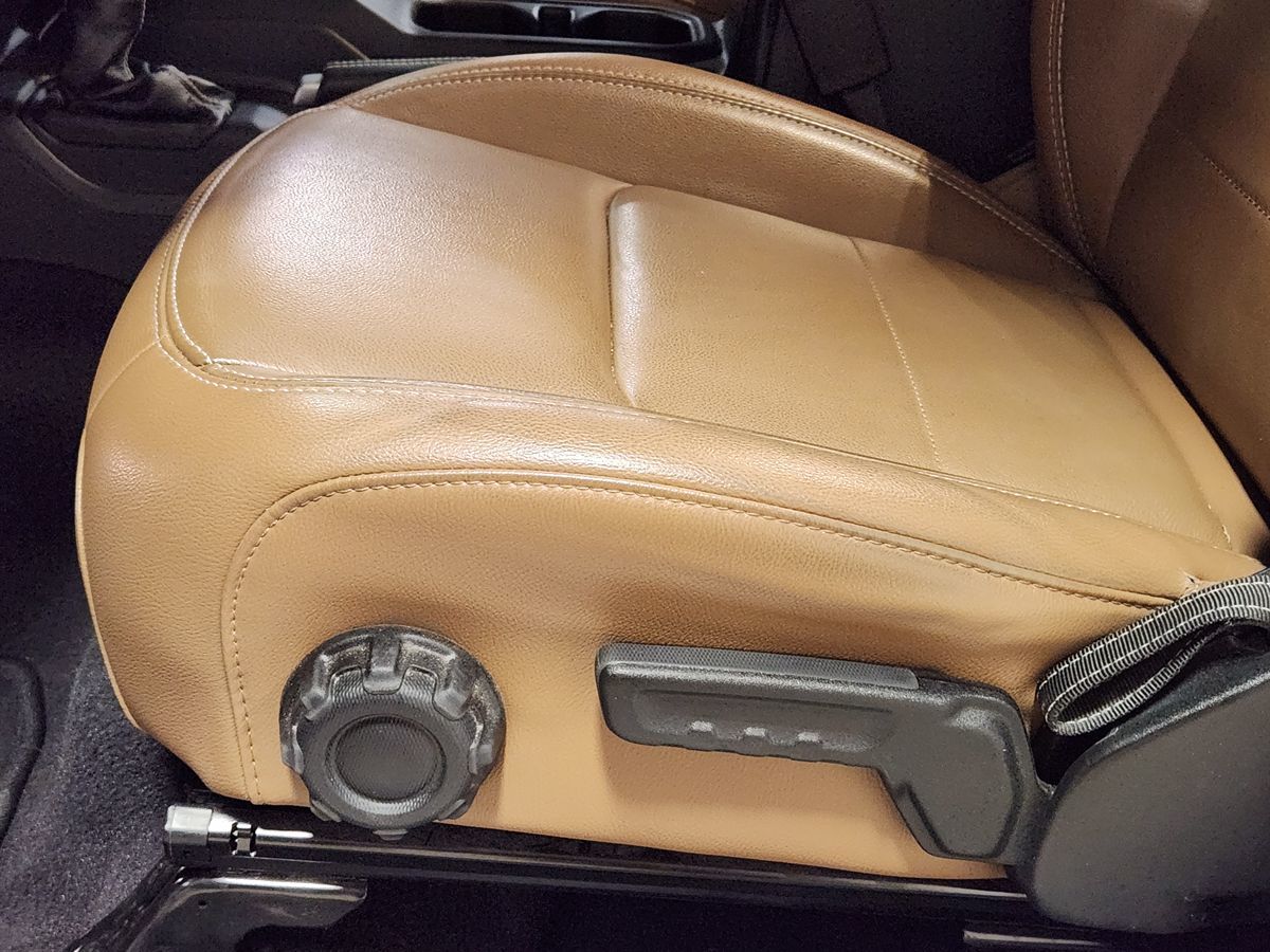 2023 Jeep Wrangler Sahara photo 33