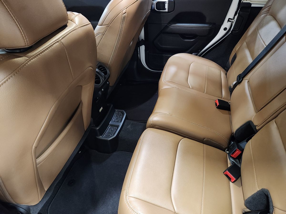 2023 Jeep Wrangler Sahara photo 39