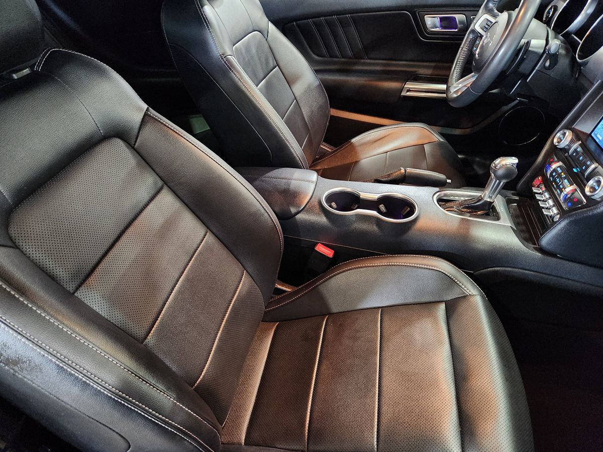 2021 Ford Mustang EcoBoost Premium photo 22