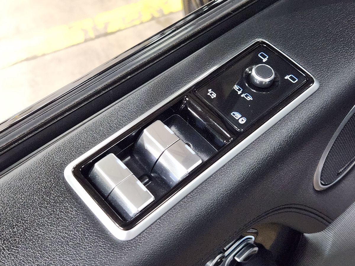 2020 Land Rover Range Rover P525 HSE photo 32