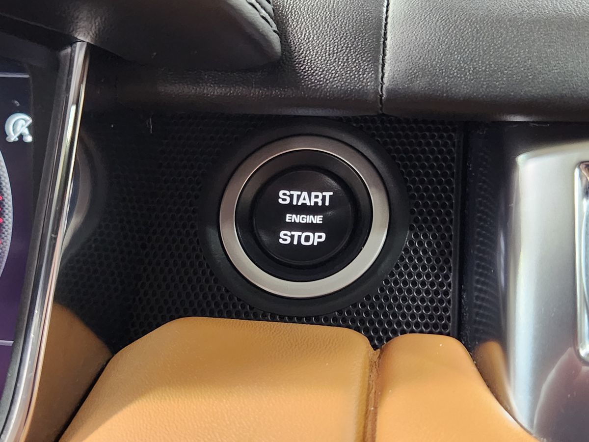2020 Land Rover Range Rover Sport SVR photo 30