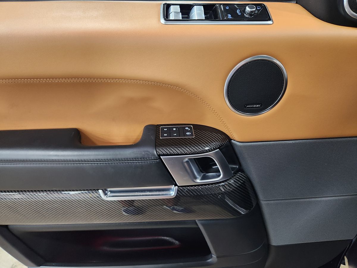 2020 Land Rover Range Rover Sport SVR photo 32