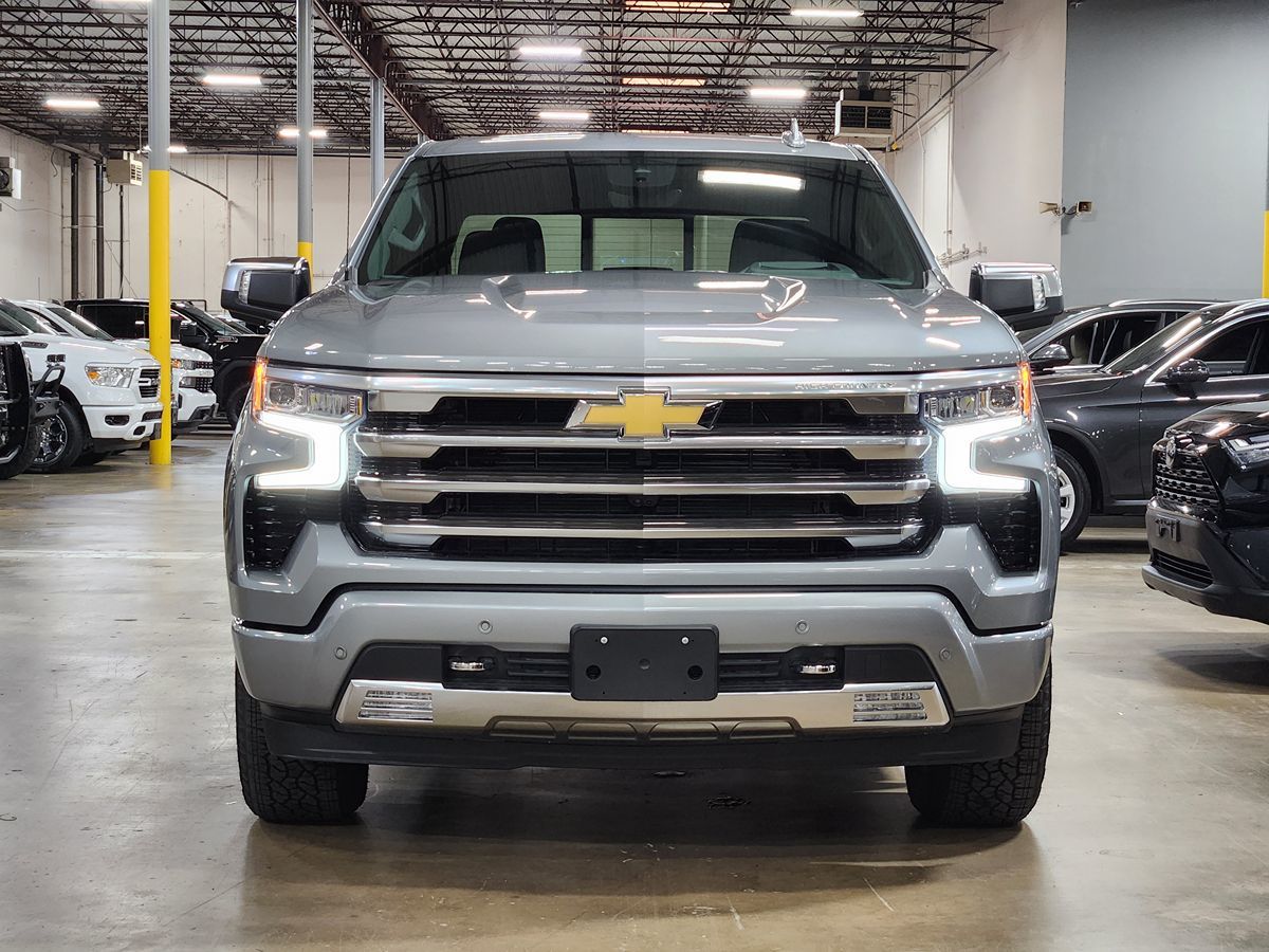 2025 Chevrolet Silverado 1500 High Country photo 2
