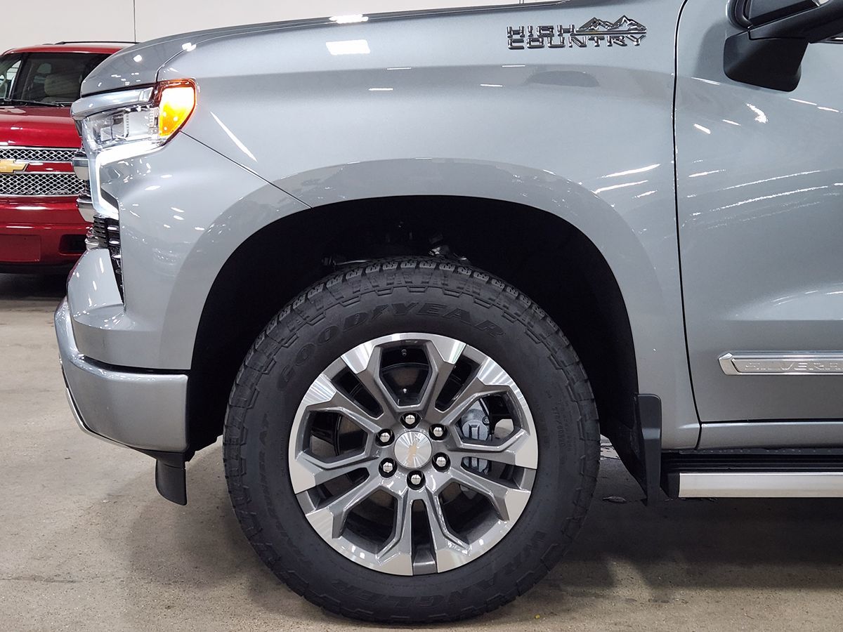 2025 Chevrolet Silverado 1500 High Country photo 4