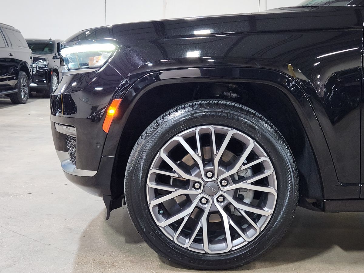 2021 Jeep Grand Cherokee L Summit Reserve photo 3