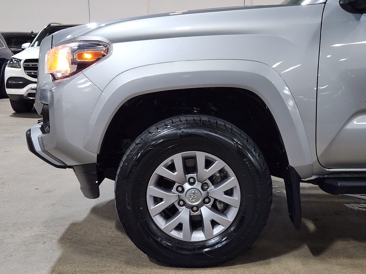 2017 Toyota Tacoma SR5 photo 4