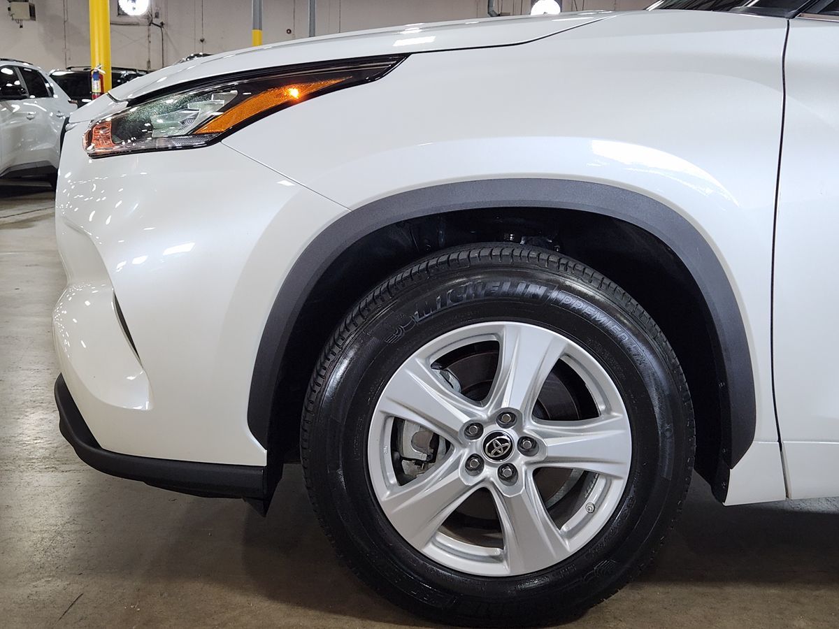 2020 Toyota Highlander L photo 2