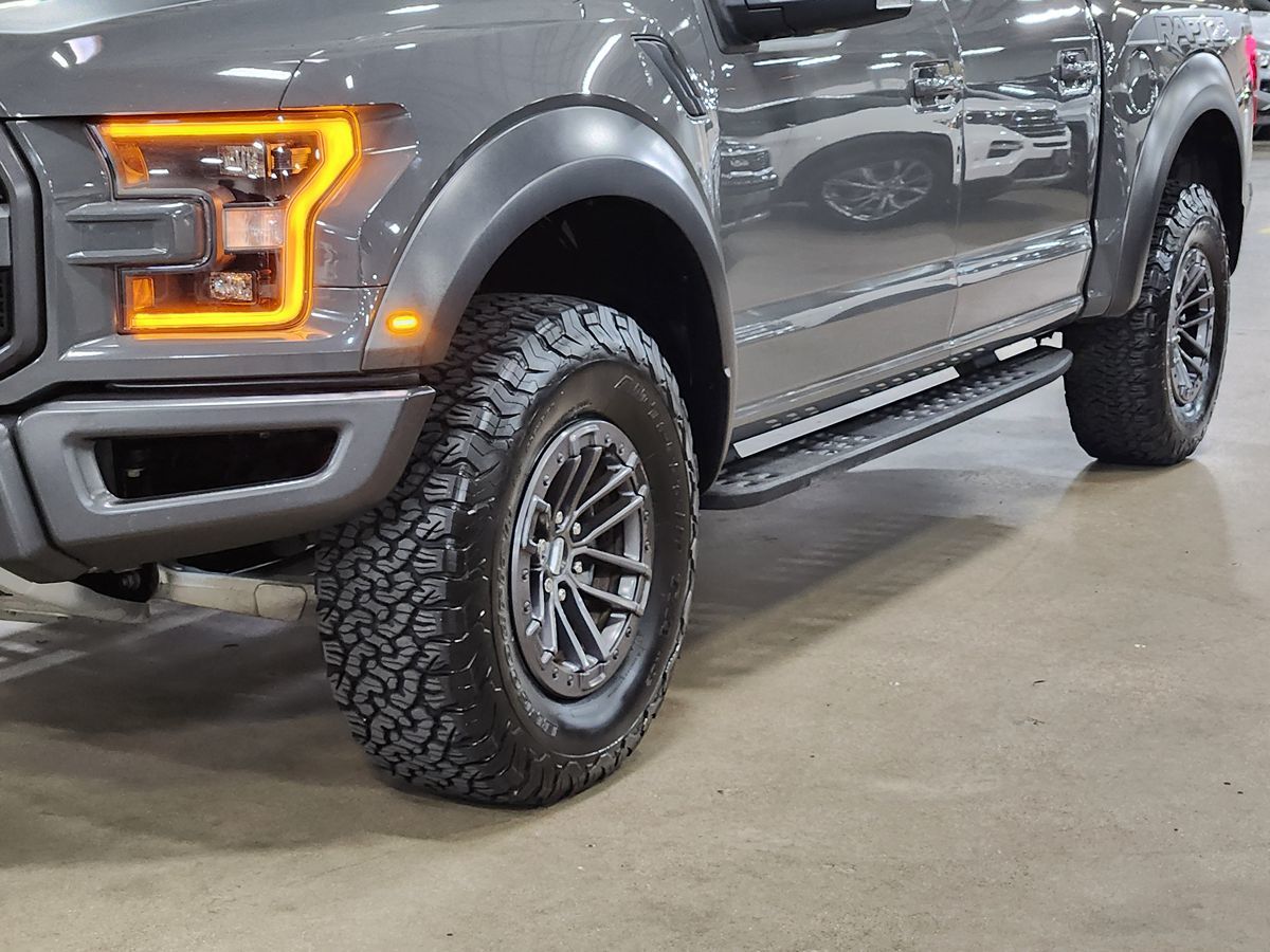 2020 Ford F-150 Raptor photo 11