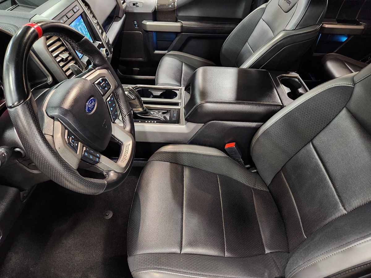 2020 Ford F-150 Raptor photo 21
